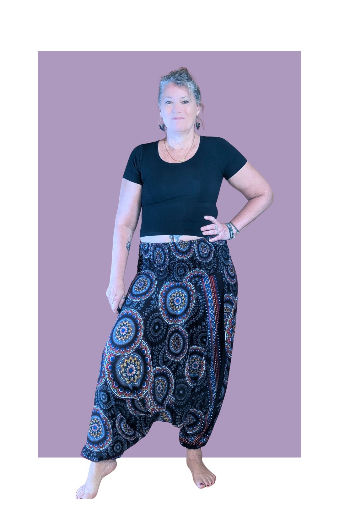 détail taille élastique pantalon sarouel femme confortable noir