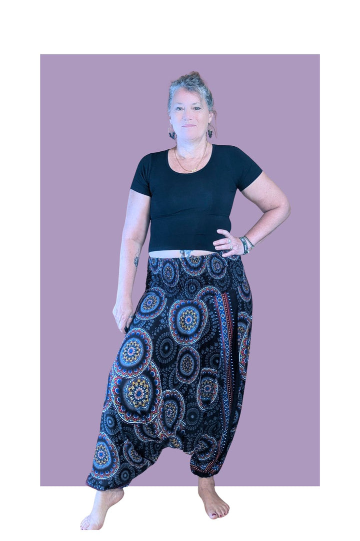 détail taille élastique pantalon sarouel femme confortable noir