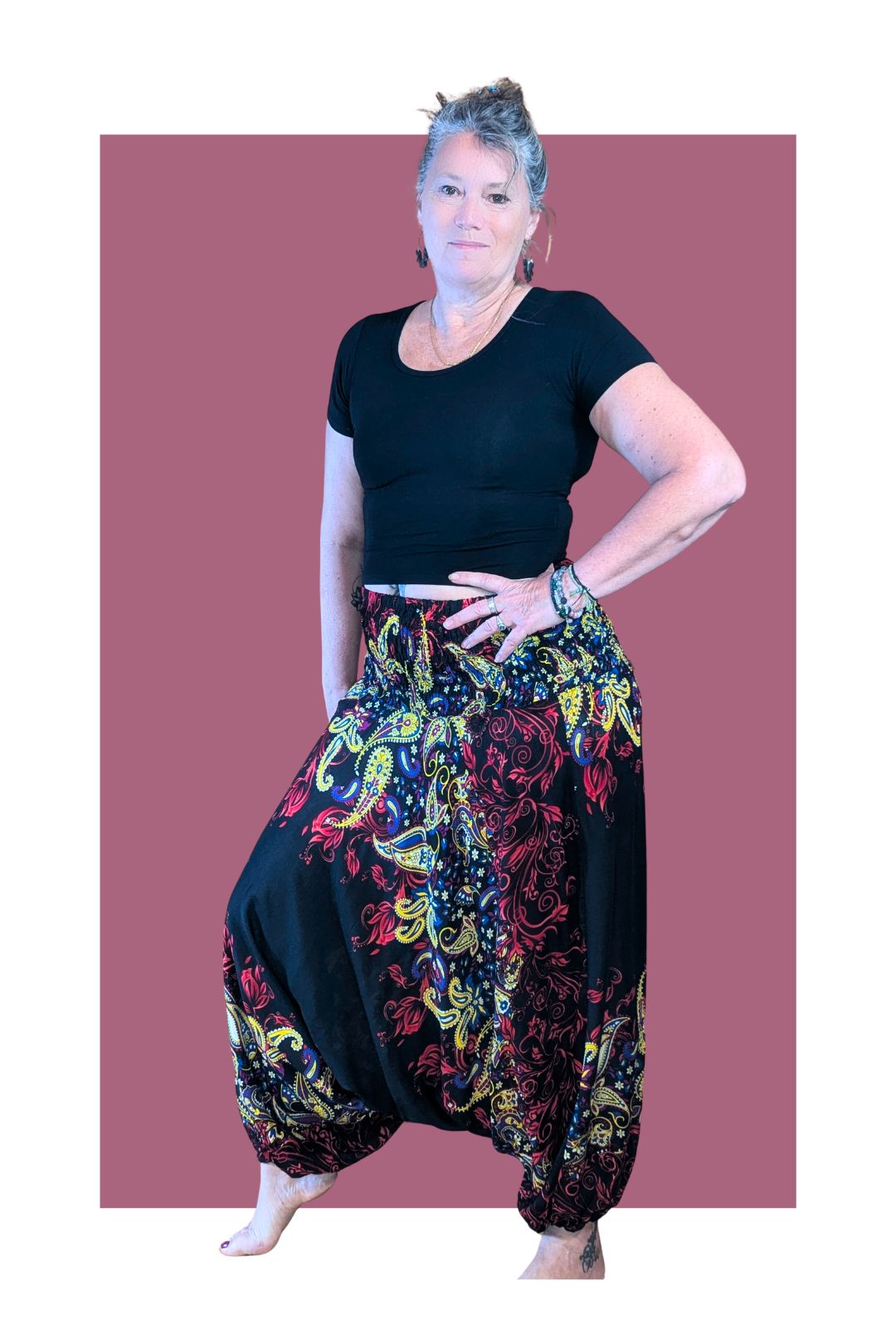 vue complète pantalon sarouel femme fleur noir bohème fluide