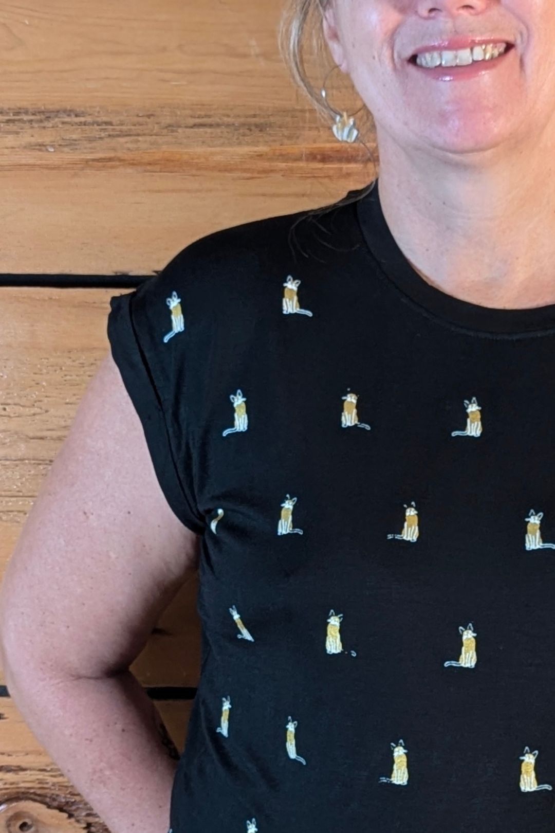 T-shirt Lily — Chat doré