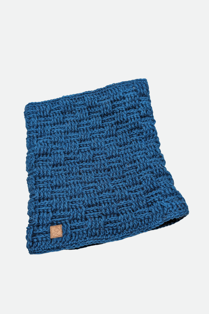 Cache-cou doublé polar Carré-sarcelle Écharpes, foulards et châles by Babu Kaji | Roxy Lama