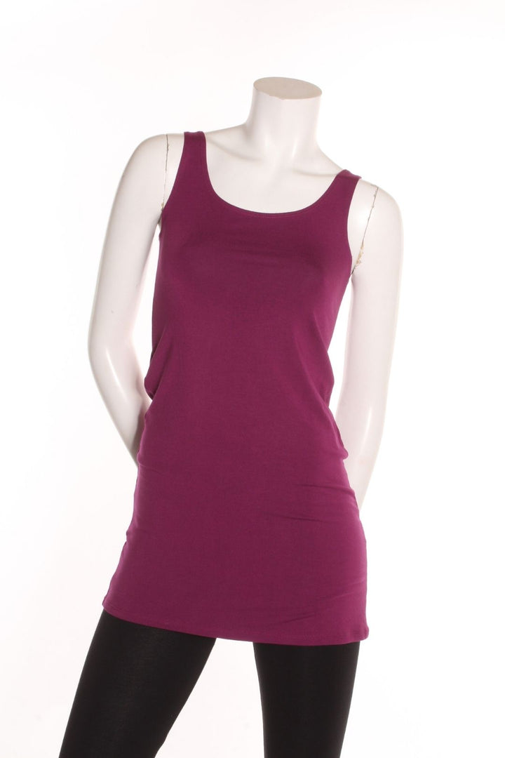 Camisole Rox longue- dos droit Magenta Camisole by Riches | Roxy Lama