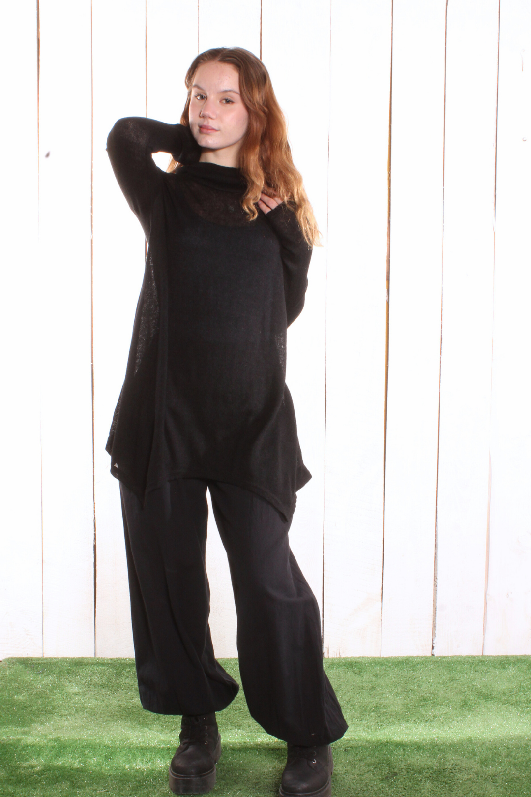 Chandail col roulé asymétrique Kacey Chandail by Millionnaire | Roxy Lama