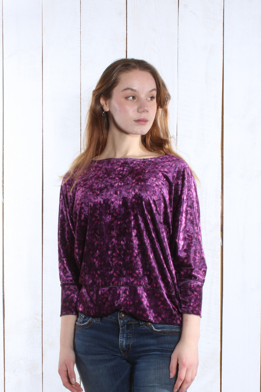 Chandail Kayla- velours Fleurs mauve Chandail by Riches | Roxy Lama