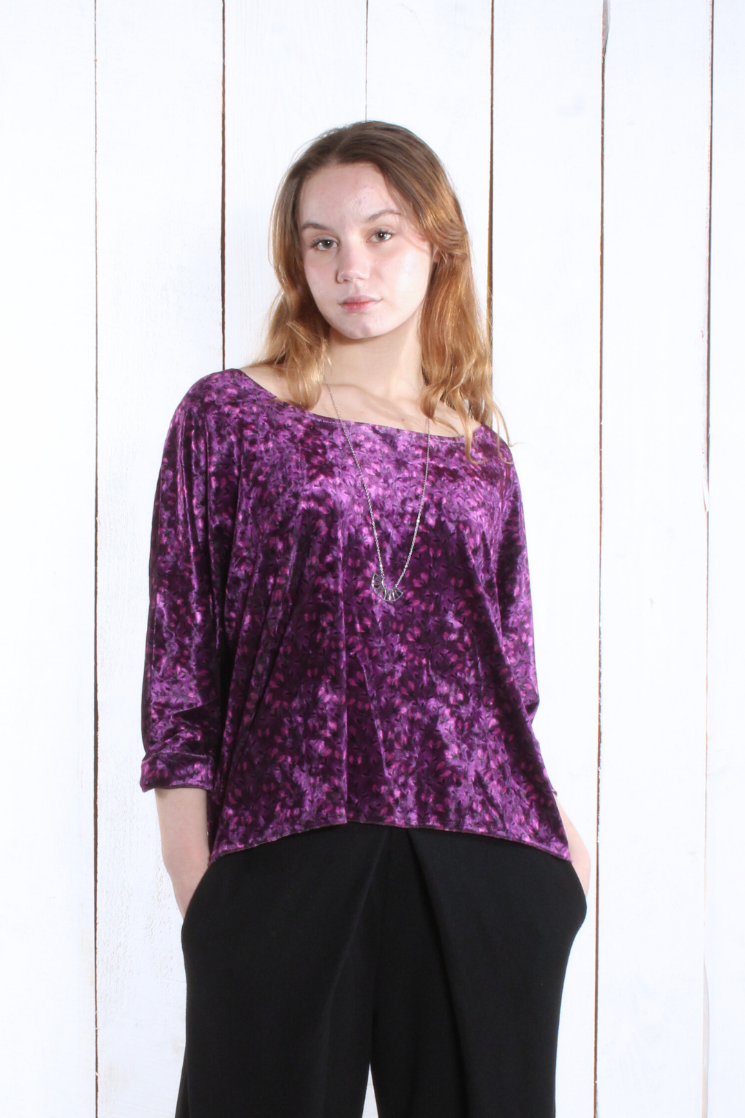 Chandail Maggy - Velours Fleurs mauve Chandail by Riches | Roxy Lama