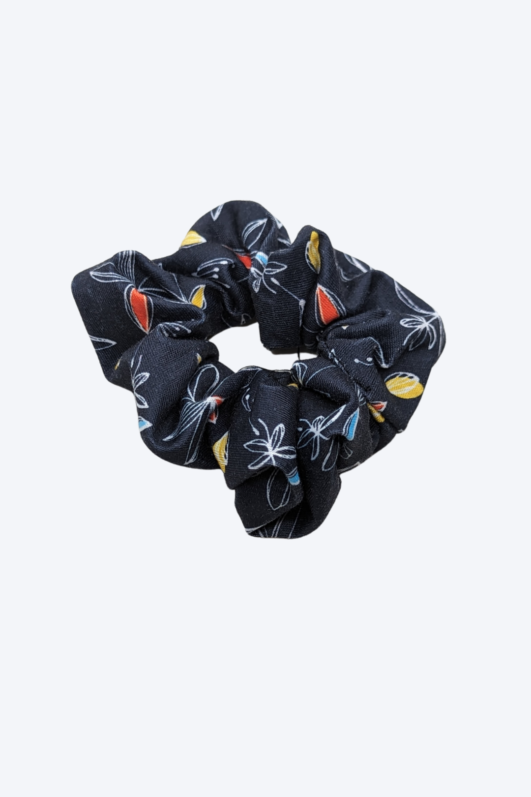 Chouchou pour cheveux Fleur noire Accessoire cheveux by Riches | Roxy Lama