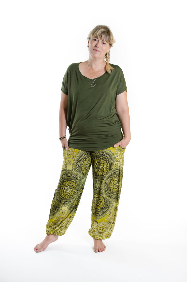 Pantalon Aladin — Kaléidoscope Kaki Pantalons by Sornsiri | Roxy Lama