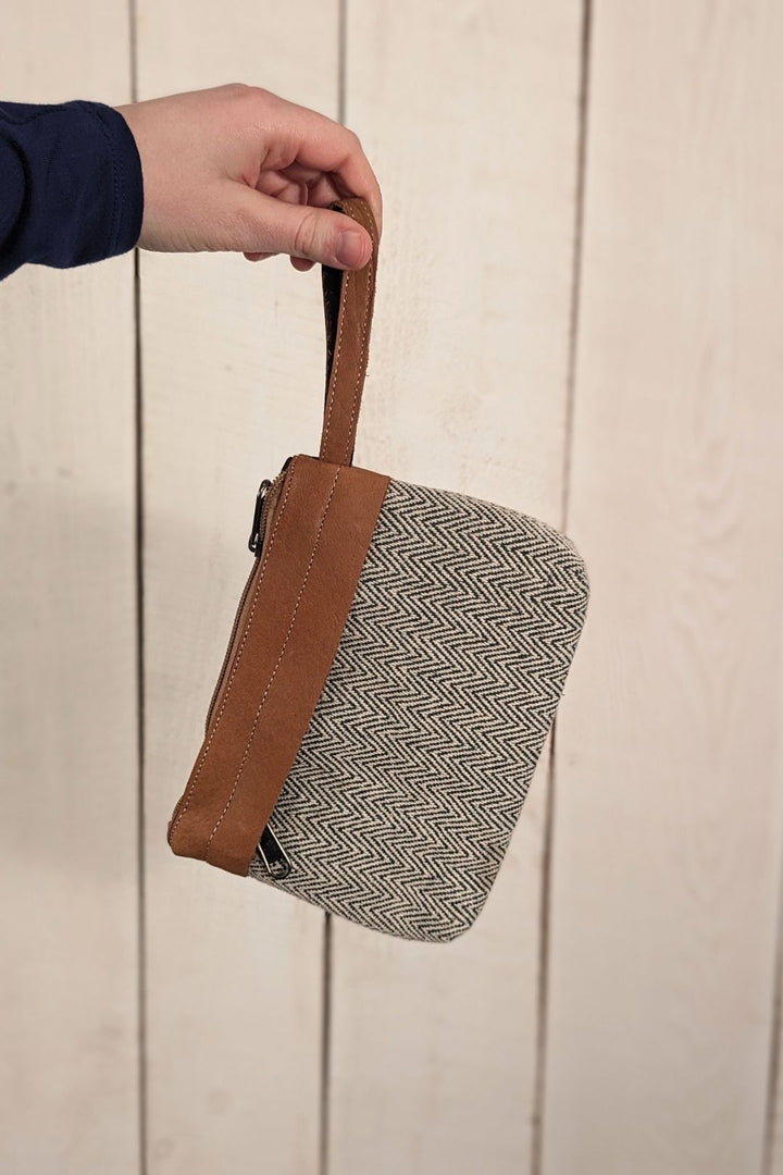 Pochette porte monnaie - Coton tissé et cuir Vert Pochette by Lobsang Bag | Roxy Lama