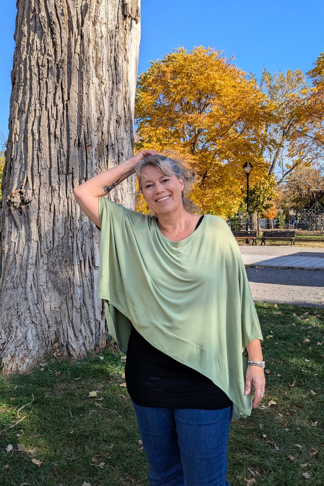 T-shirt large — Astrid Vert mousse T-shirt by Riches | Roxy Lama