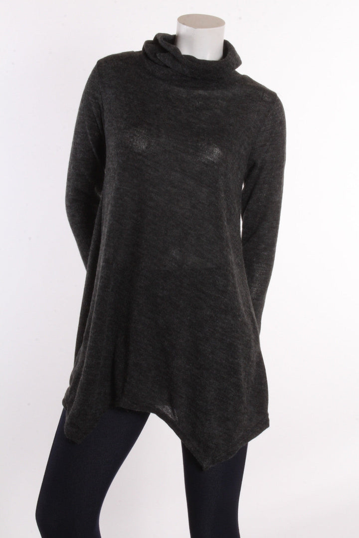 Chandail col roulé asymétrique Kacey Charcoal Chandail by Millionnaire | Roxy Lama