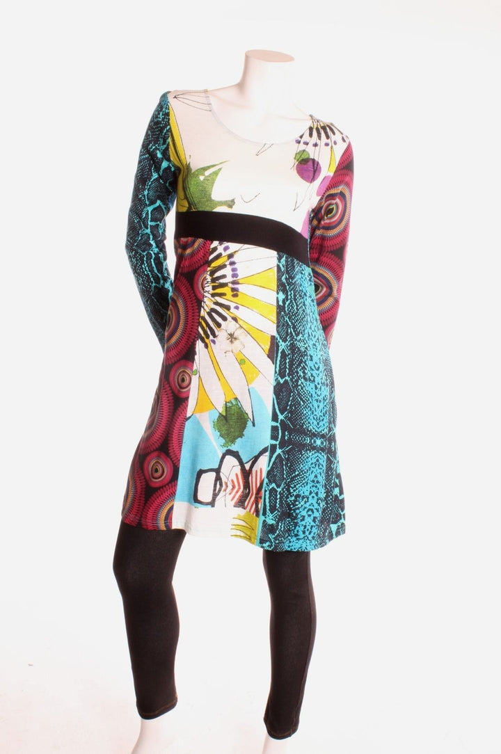 Robe agencement de motifs — Cintrée M Robe by Divers Népal | Roxy Lama