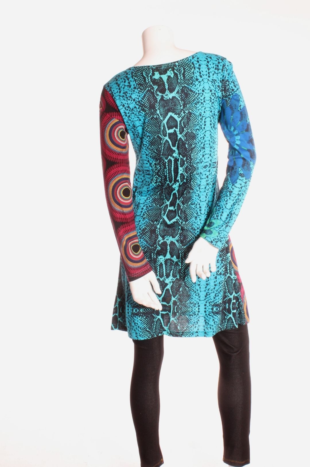 Robe agencement de motifs — Cintrée Robe by Divers Népal | Roxy Lama