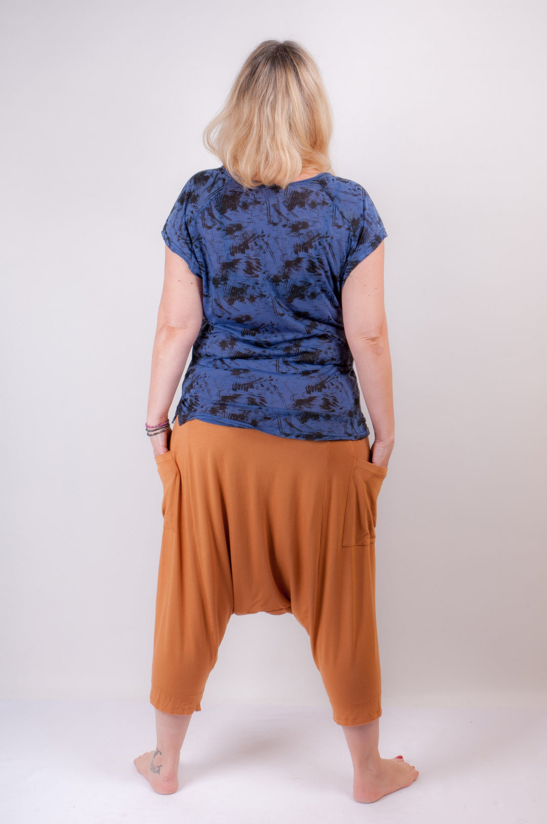 Sarouel mi-long Lora Sarouels by Sawanya | Roxy Lama