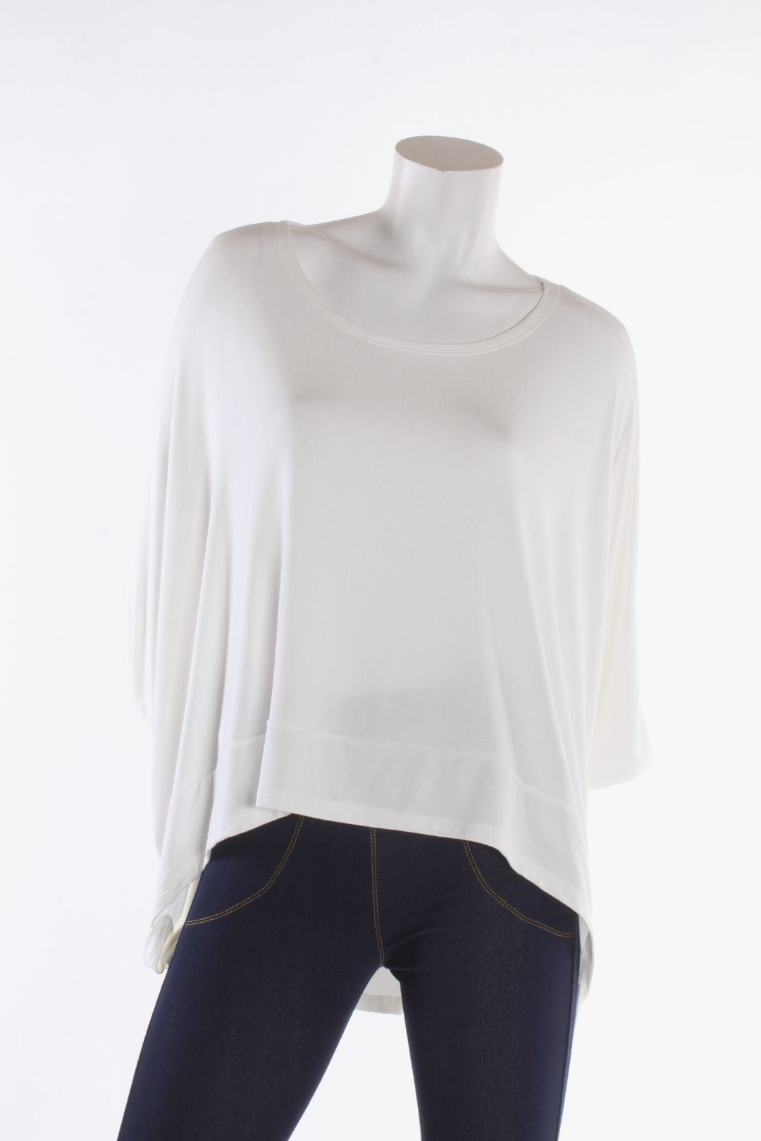 T-shirt large — Astrid Blanc T-shirt by Riches | Roxy Lama