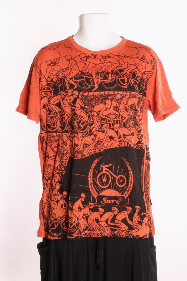 T-shirt unisexe Atahi — Vélo M Orange T-shirt Homme by Roxy Lama | Roxy Lama